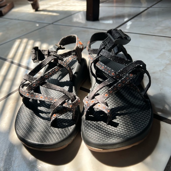 Chacos size 7 - Picture 3 of 5